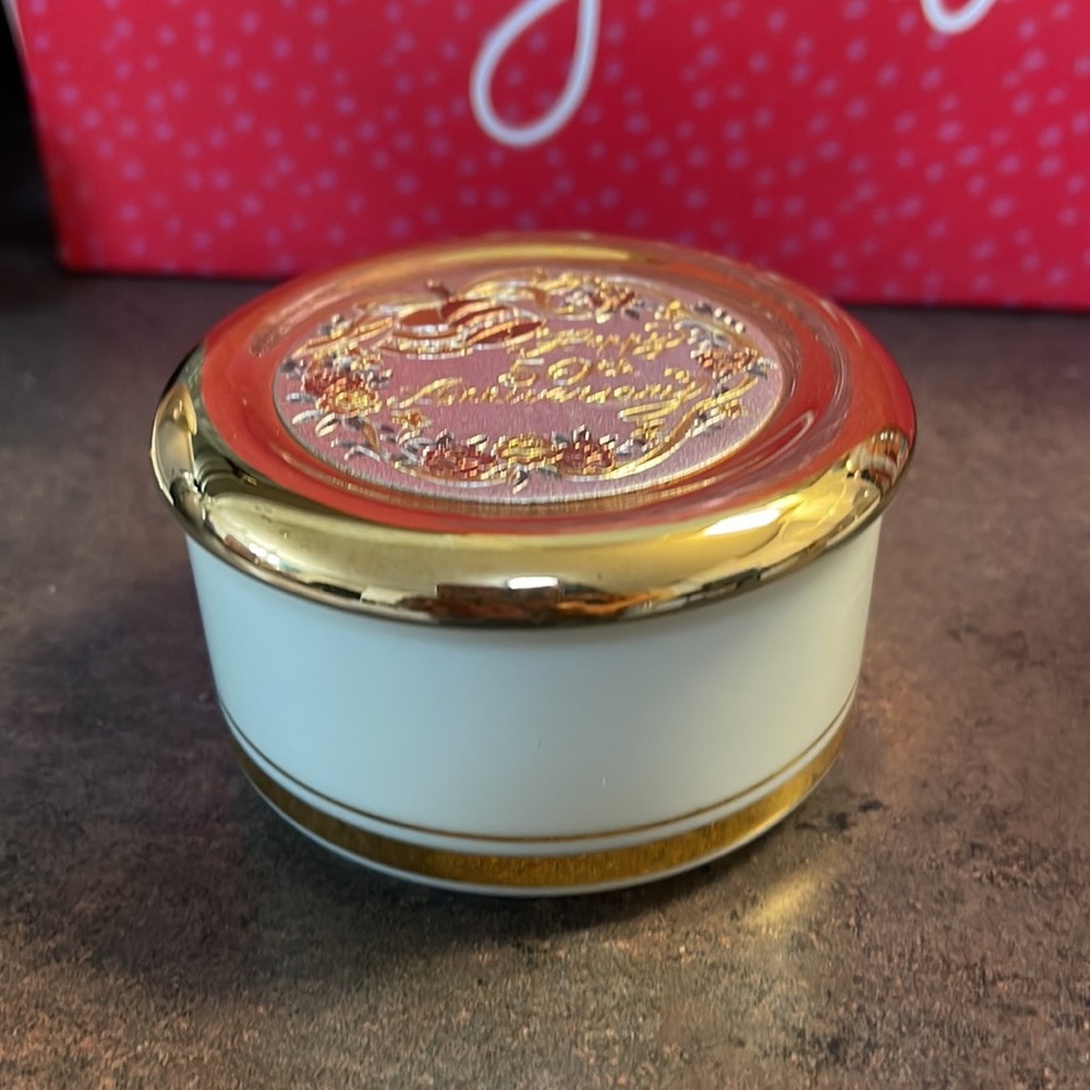 Vintage "The Art Of Chokin" 24k gold rim, trinket container. Beautiful!